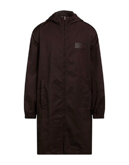 Valentino Garavani: Тёмный плащ 