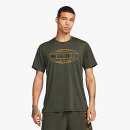 Nike: Футболка  Dri FIT свободного кроя
