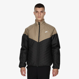 Nike: Чёрный пуховик 