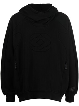 MCQ: Чёрная толстовка 