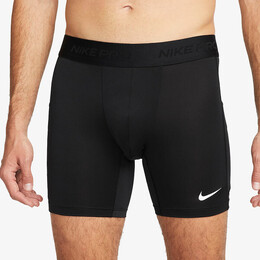 Nike: Чёрные шорты 