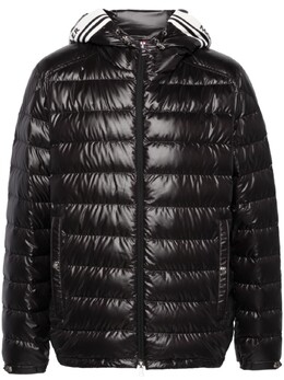 Moncler: Чёрный пуховик 