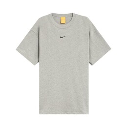 Nike: Весенняя футболка 