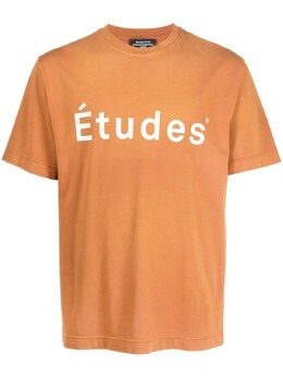 Études: Коричневая футболка 