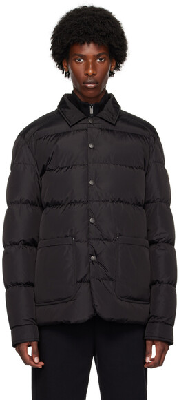 Moncler: Чёрная куртка 