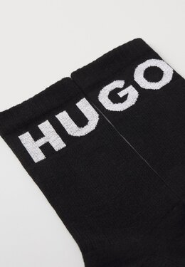 Hugo: Чёрные носки 