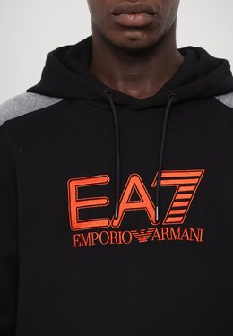 EA7 Emporio Armani: Чёрная толстовка 