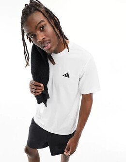 ADIDAS PERFORMANCE: Белая футболка  Essentials