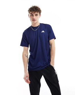 ADIDAS PERFORMANCE: Тёмная футболка  Essentials