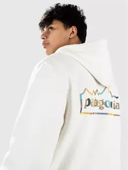 Patagonia: Белая толстовка 