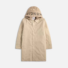 Moncler: Длинное пальто 