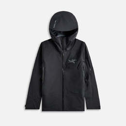 Arc'teryx: Чёрная куртка 