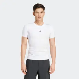 Adidas: Белая футболка 