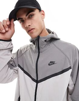 Nike: Серая куртка  Tech