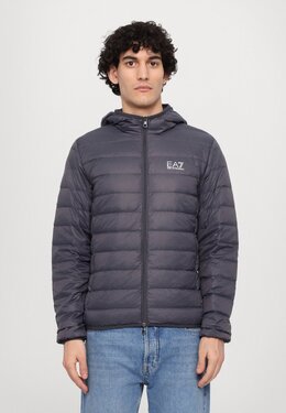 EA7 Emporio Armani: Чёрный пуховик 