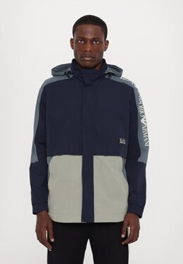 EA7 Emporio Armani: Летняя куртка 