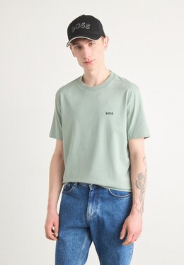 BOSS: Зелёная футболка 