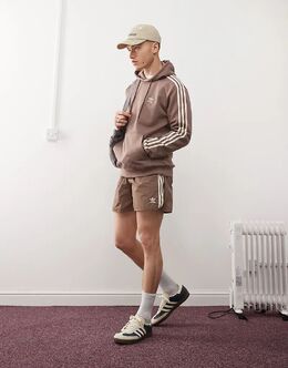 Adidas Originals: Коричневые шорты 