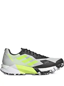 adidas: Белые кроссовки  Terrex