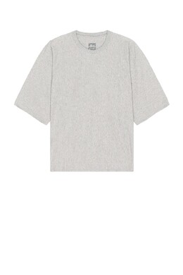 Homme Plissé Issey Miyake: Серая футболка 