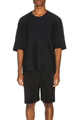 Homme Plissé Issey Miyake: Чёрная футболка 