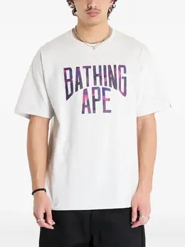 A BATHING APE®: Футболка с принтом 