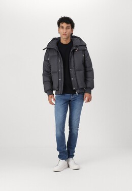 Tommy Jeans: Зимний пуховик 