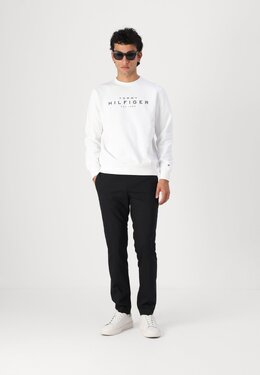 Tommy Hilfiger: Белая толстовка 