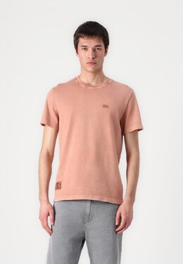 Lacoste: Красная футболка 