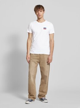 Levi's: Тёмная футболка 