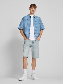 Calvin Klein Jeans: Джинсовые шорты 