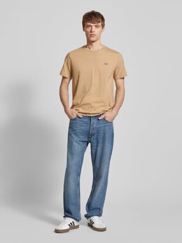 Levi's: Бежевая футболка 