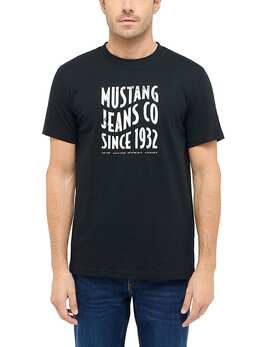 Mustang: Чёрная футболка 