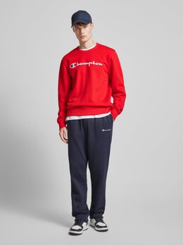 Champion: Красная толстовка 