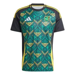 Adidas: Зелёная футболка 