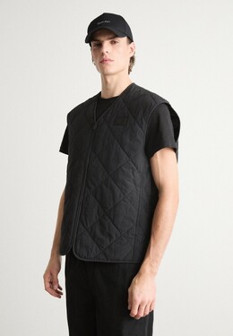 Calvin Klein Jeans: Чёрный жилет 