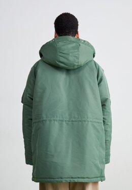 Carhartt WIP: Зимнее пальто 