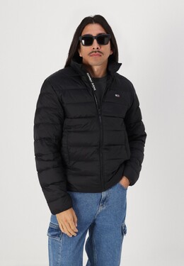 Tommy Jeans: Чёрный пуховик 
