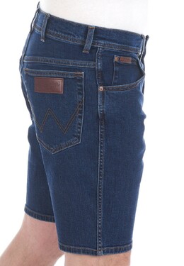 Wrangler: Джинсовые шорты 