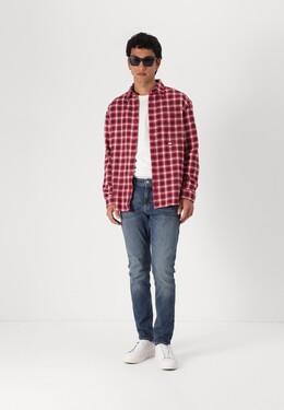 Tommy Jeans: Красная рубашка 