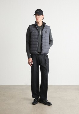 Calvin Klein Jeans: Тёмный жилет 
