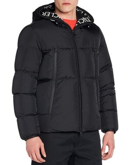 Moncler: Чёрный пуховик 