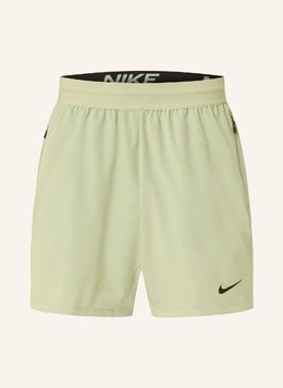 Nike: Зелёные шорты 