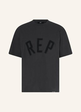 Represent: Чёрная футболка 