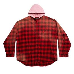 Balenciaga: Красная рубашка 