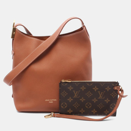 Louis Vuitton: Коричневая сумка 