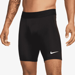 Nike: Чёрные шорты 
