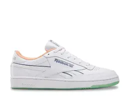 Reebok: Белые кроссовки  Club C Revenge
