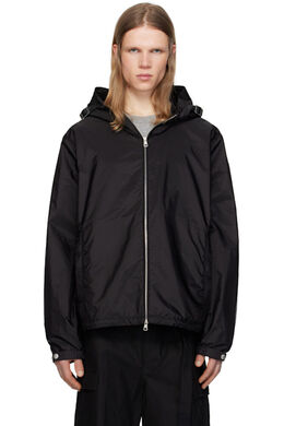 Moncler: Чёрная куртка 