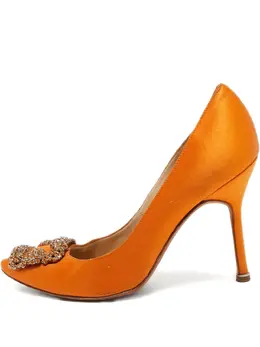 Manolo Blahnik: Оранжевые туфли  Hangisi